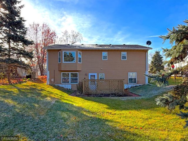 210 Knollwood Street W, Annandale, MN 55302