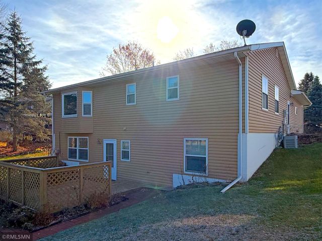 210 Knollwood Street W, Annandale, MN 55302