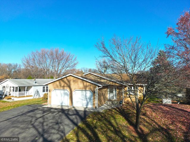 210 Knollwood Street W, Annandale, MN 55302