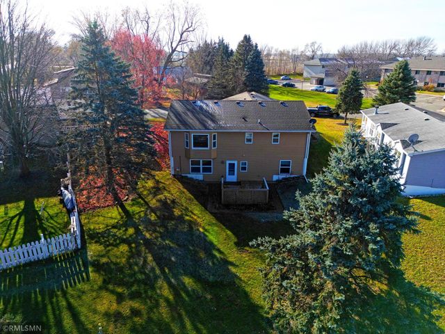 210 Knollwood Street W, Annandale, MN 55302