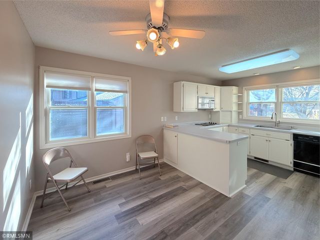 210 Knollwood Street W, Annandale, MN 55302