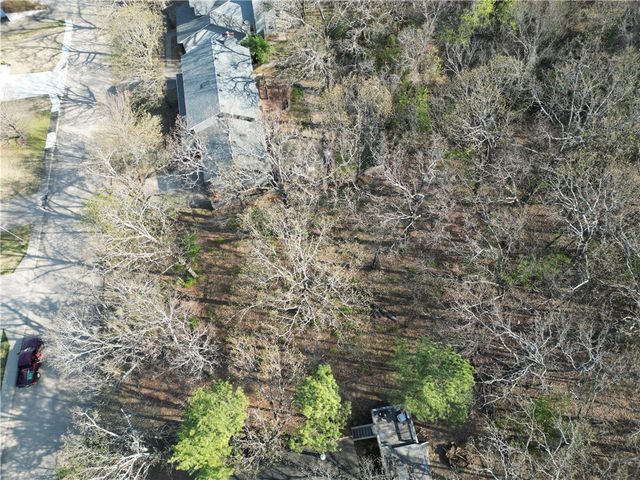 1646 N Forrest Heights, Fayetteville, AR 72703