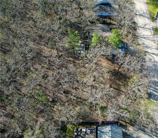 1646 N Forrest Heights, Fayetteville, AR 72703