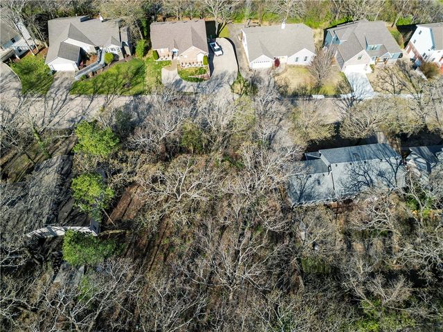 1646 N Forrest Heights, Fayetteville, AR 72703