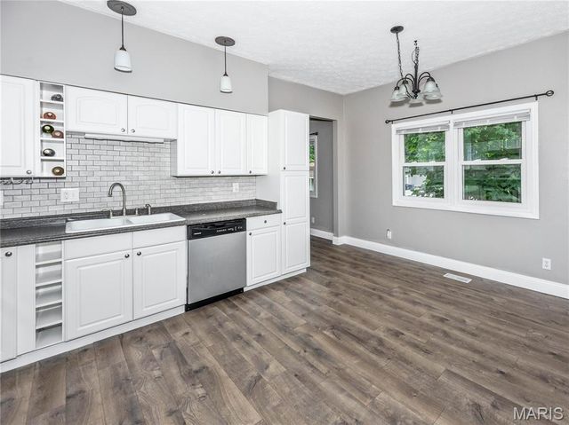 202 Willow Drive, Collinsville, IL 62234