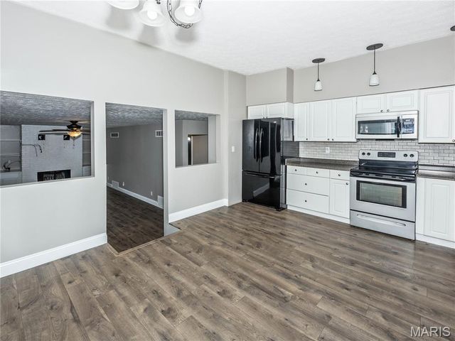 202 Willow Drive, Collinsville, IL 62234