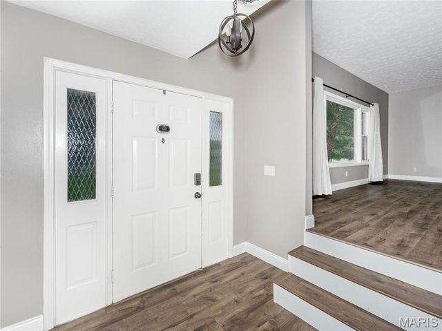 202 Willow Drive, Collinsville, IL 62234