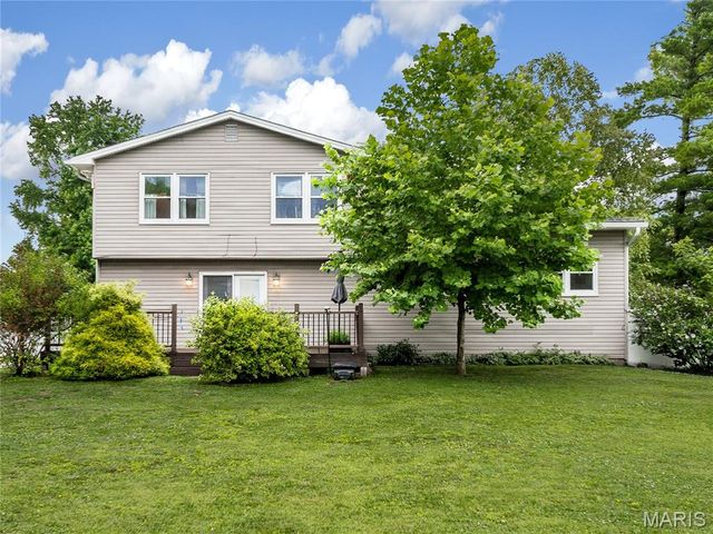 202 Willow Drive, Collinsville, IL 62234