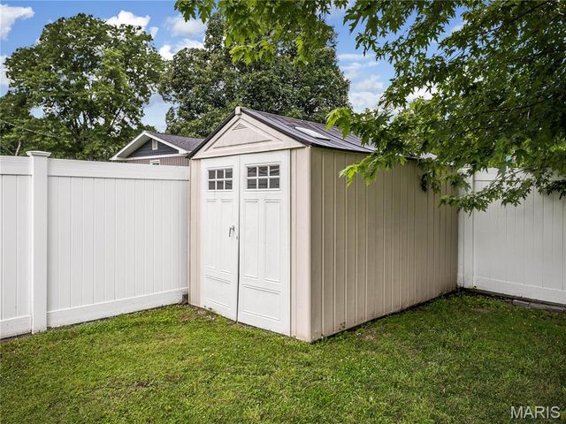 202 Willow Drive, Collinsville, IL 62234