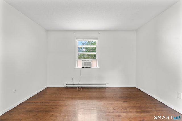 24 College Street 6, Clinton, CT 06413