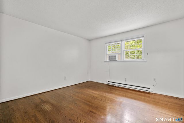 24 College Street 6, Clinton, CT 06413