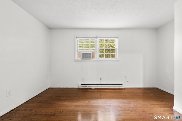 24 College Street 6, Clinton, CT 06413