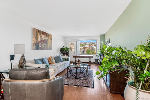 1020 Grand Concourse 11J, Bronx, NY 10451