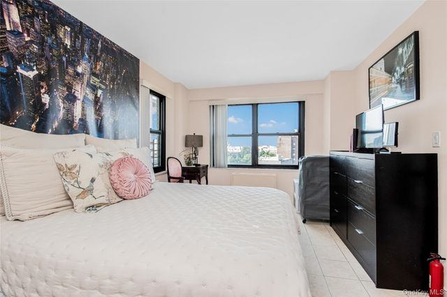 1020 Grand Concourse 11J, Bronx, NY 10451