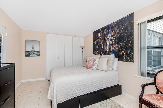 1020 Grand Concourse 11J, Bronx, NY 10451
