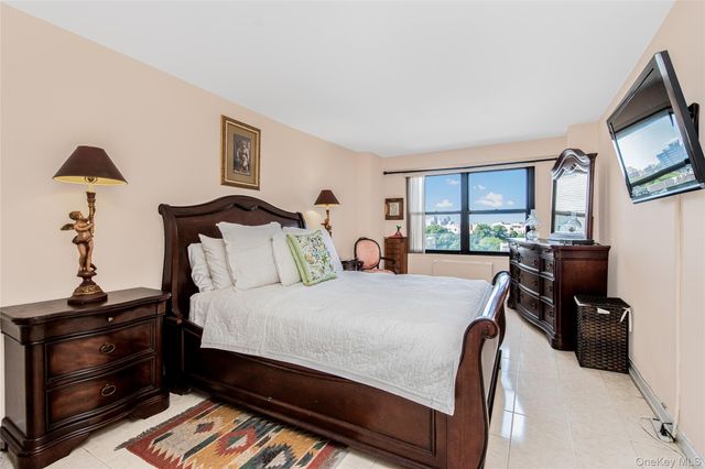 1020 Grand Concourse 11J, Bronx, NY 10451