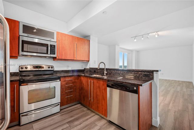 7350 SW 89th Street 706S, Miami, FL 33156