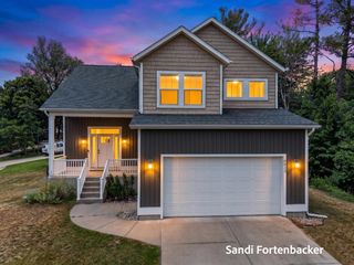 6635 Timberbrook Court, Norton Shores City, MI 49441