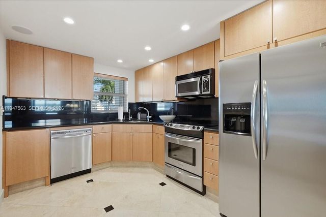 511 Bayshore Dr 504, Fort Lauderdale, FL 33304