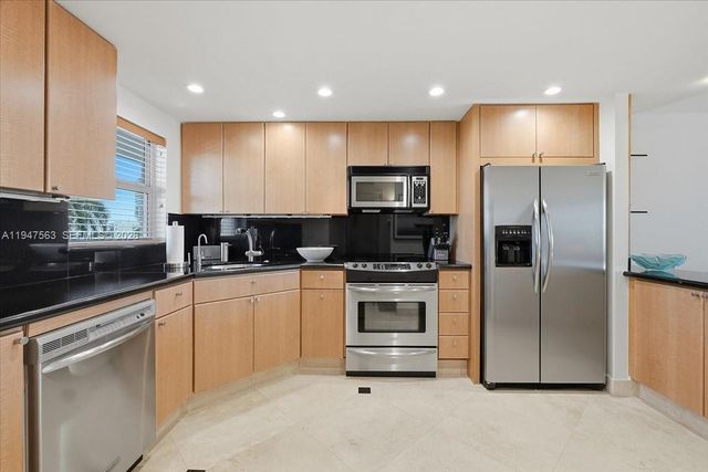 511 Bayshore Dr 504, Fort Lauderdale, FL 33304