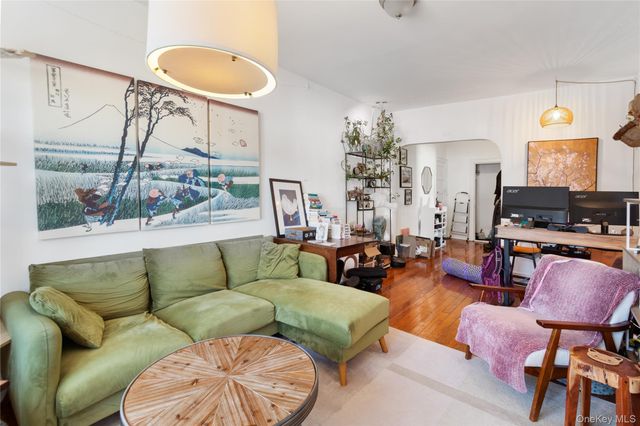 146 Harrison Avenue, Mineola, NY 11501