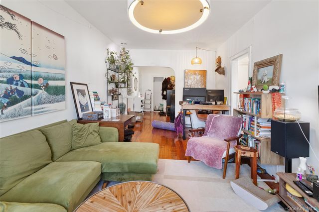 146 Harrison Avenue, Mineola, NY 11501