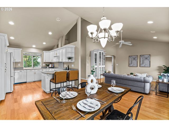 2222 PRIMROSE Ln, Florence, OR 97439