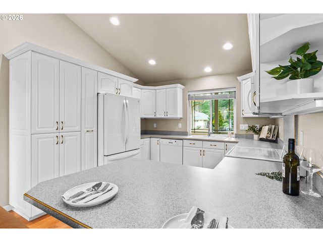 2222 PRIMROSE Ln, Florence, OR 97439