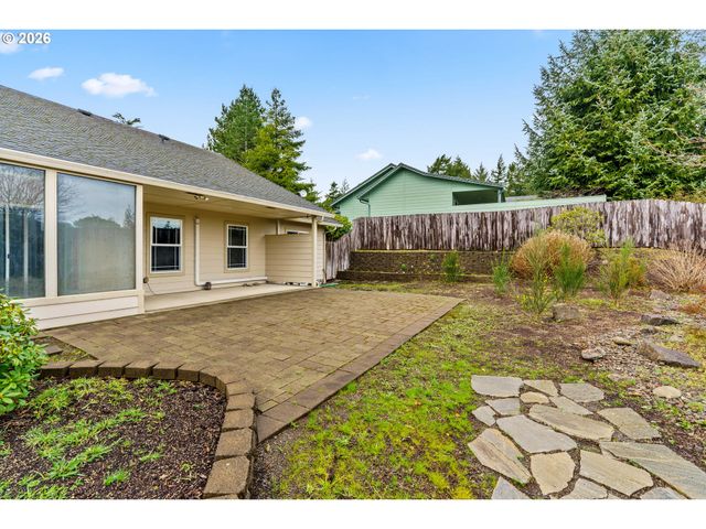2222 PRIMROSE Ln, Florence, OR 97439