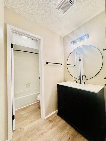 3900 Aspen Drive B201, Montgomery, TX 77356