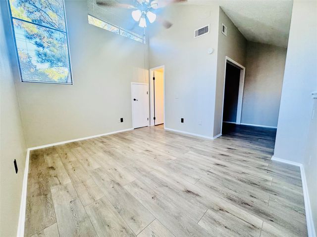 3900 Aspen Drive B201, Montgomery, TX 77356
