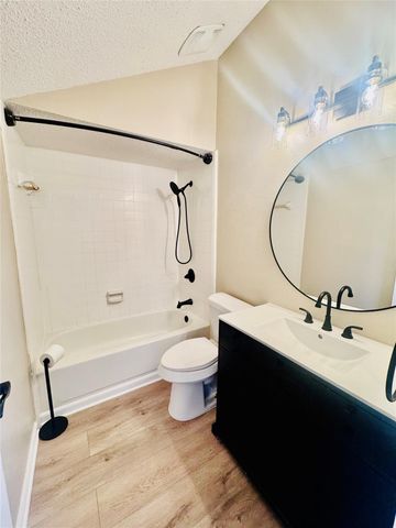 3900 Aspen Drive B201, Montgomery, TX 77356
