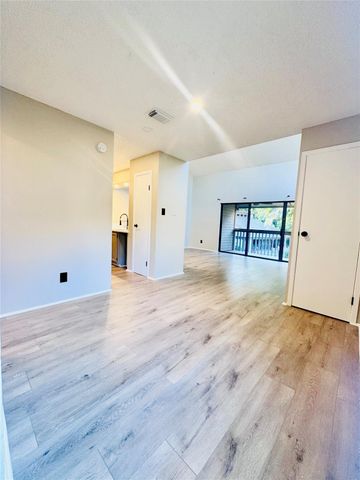 3900 Aspen Drive B201, Montgomery, TX 77356