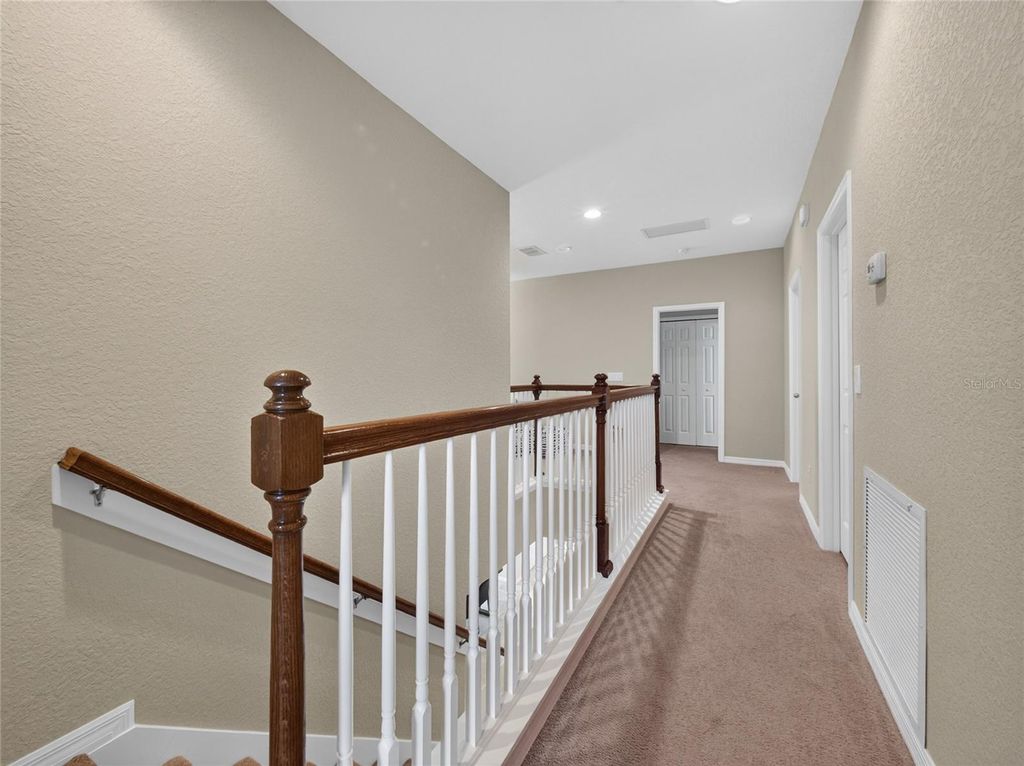 Image 19 of property listing at 8915 DELLA SCALA CIRCLE, Orlando, FL 32836