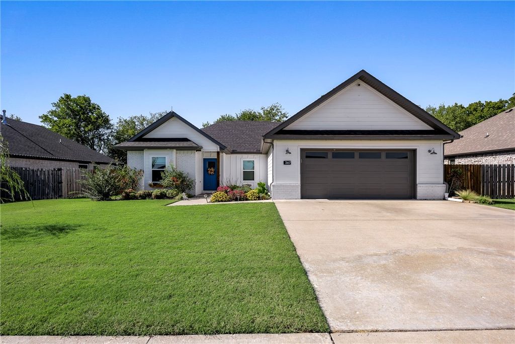 367 N Tacoma Street, Farmington, AR 72730