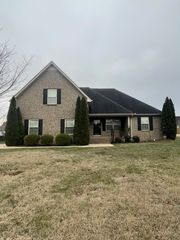 4815 Conquer Dr, Murfreesboro, TN 37128