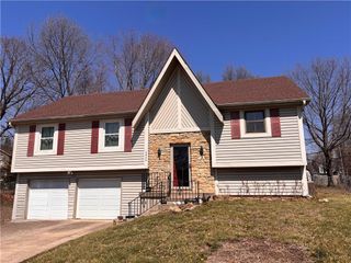 15906 W 154th Terrace, Olathe, KS 66062