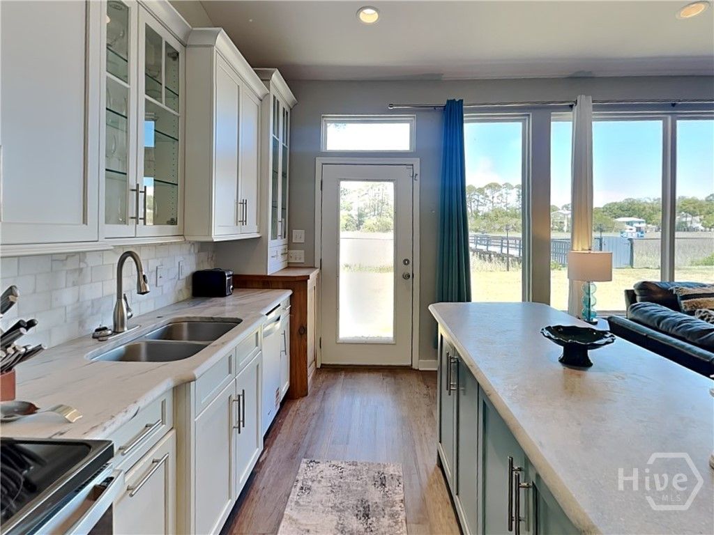 Image 19 of property listing at 129 Lewis Avenue, Tybee Island, GA 31328