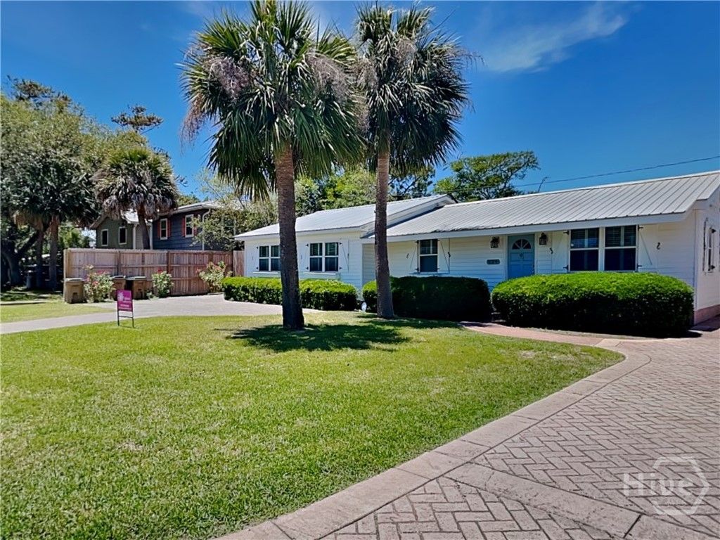 Image 4 of property listing at 129 Lewis Avenue, Tybee Island, GA 31328