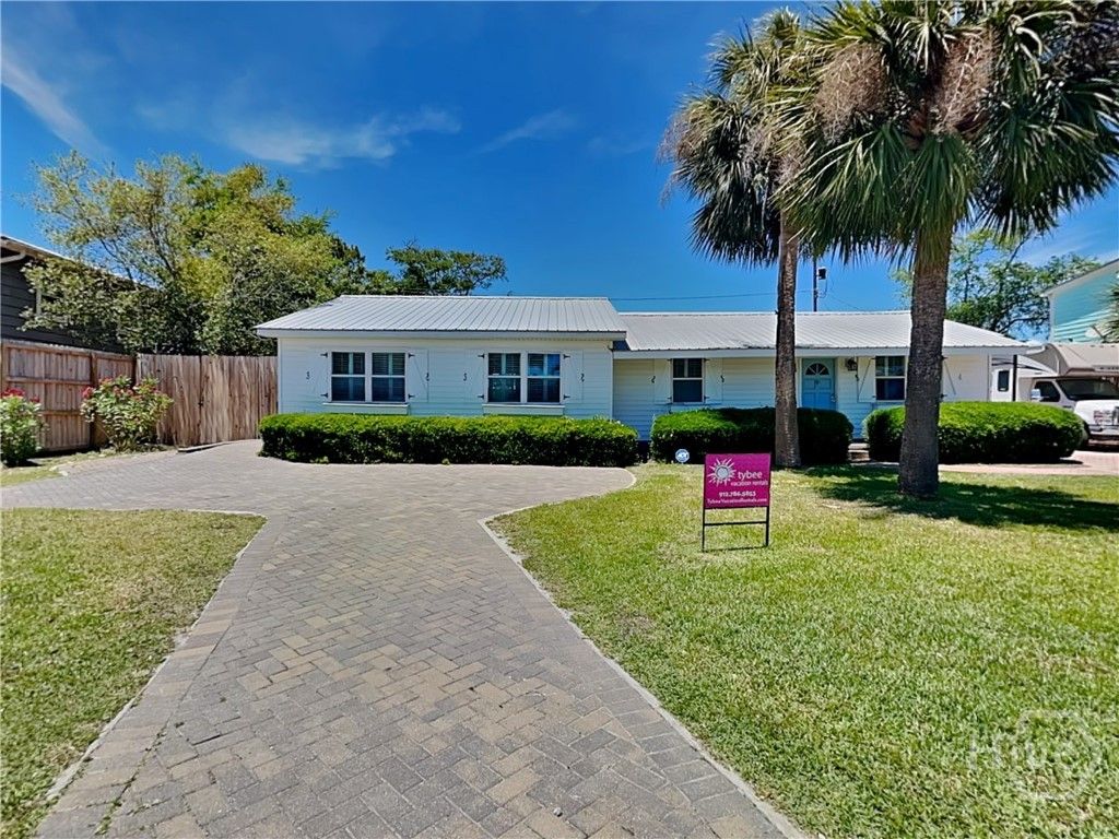 Image 5 of property listing at 129 Lewis Avenue, Tybee Island, GA 31328