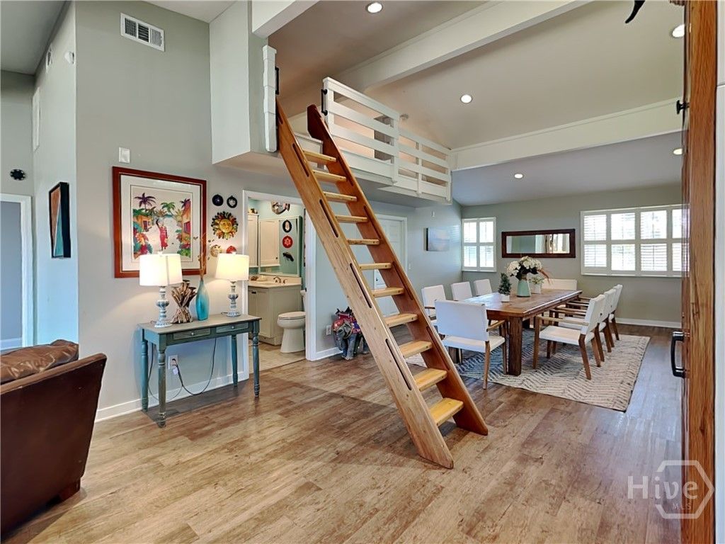 Image 9 of property listing at 129 Lewis Avenue, Tybee Island, GA 31328