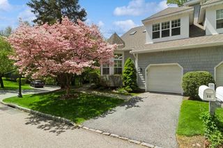 11 Pond View Lane, Ossining, NY 10562