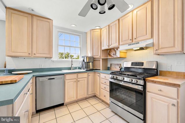 232 HENLEY RD, Wynnewood, PA 19096