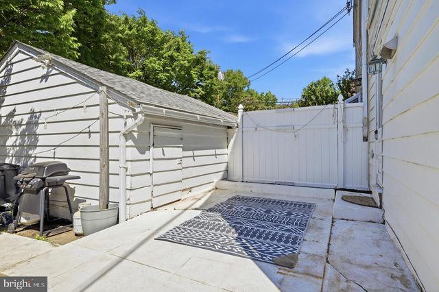232 HENLEY RD, Wynnewood, PA 19096