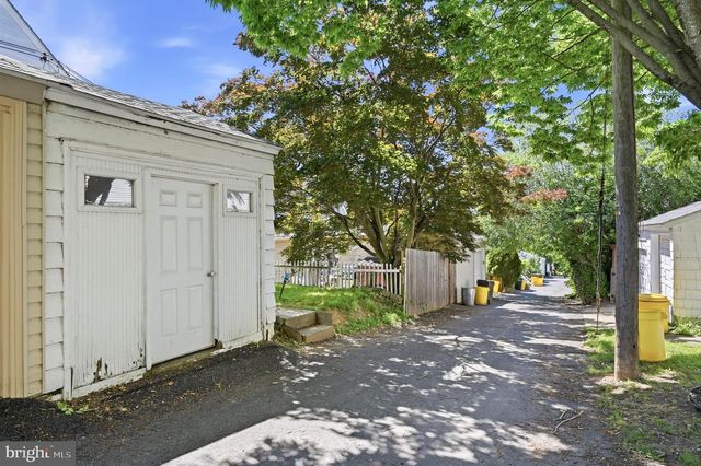 232 HENLEY RD, Wynnewood, PA 19096