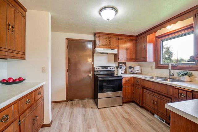 553 DELWICHE ROAD, Green Bay, WI 54302