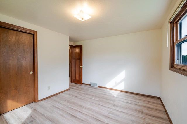 553 DELWICHE ROAD, Green Bay, WI 54302