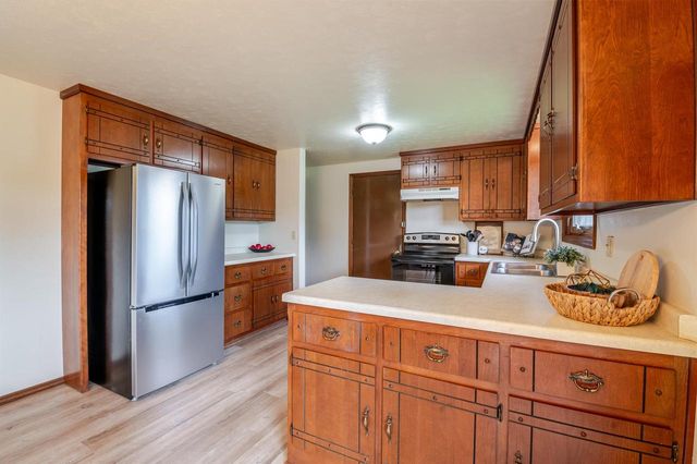 553 DELWICHE ROAD, Green Bay, WI 54302