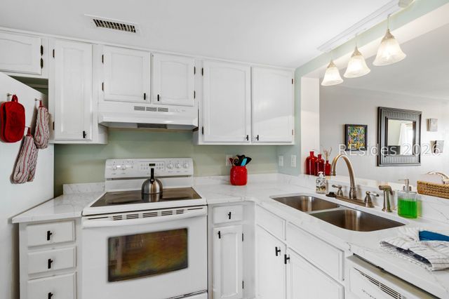 4 Cedar Reef Dr Unit B202, St Helena Island, SC 29920