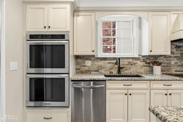 180 Fisher Road, Grosse Pointe Farms, MI 48236